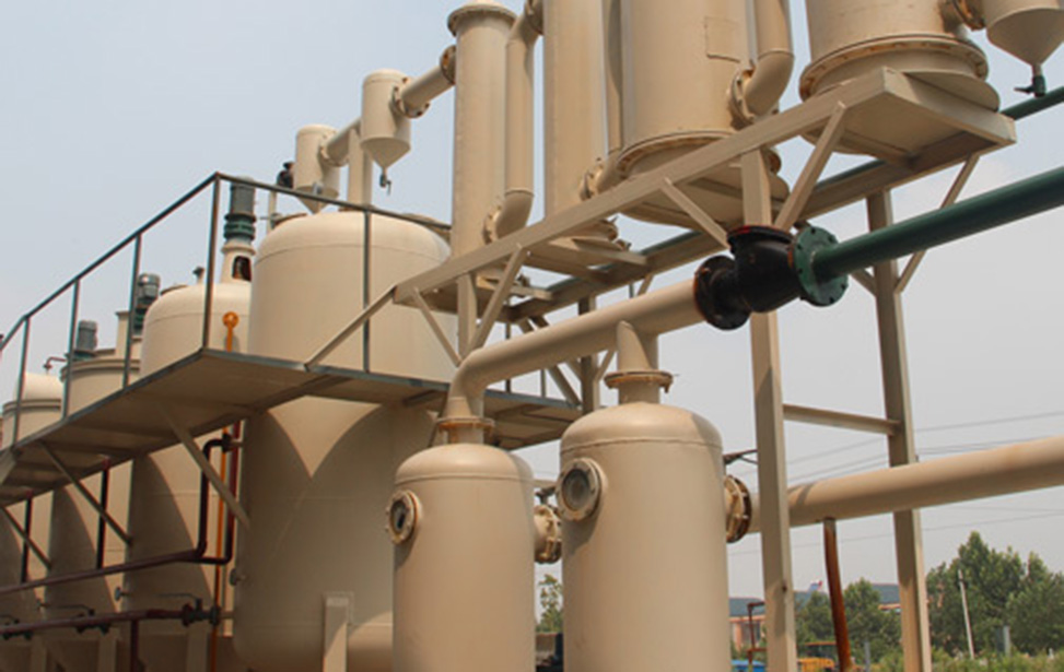 Extracting diesel from waste oil refinery equipment