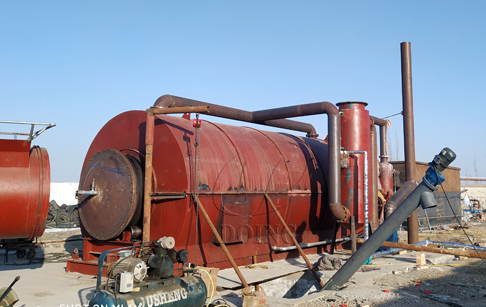One set used tyre recycling to oil machine installed in Gansu, China