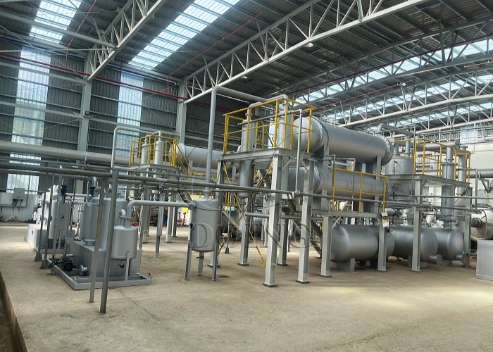 Malaysia oil sludge recycling pyrolysis machine project