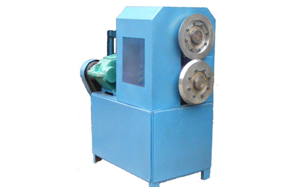 Rubber strip cutting machine