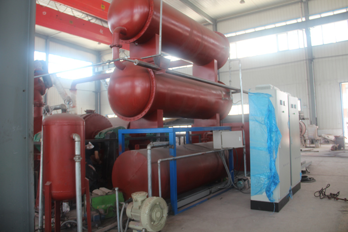 Automatic continuous plastic pyrolysis plant