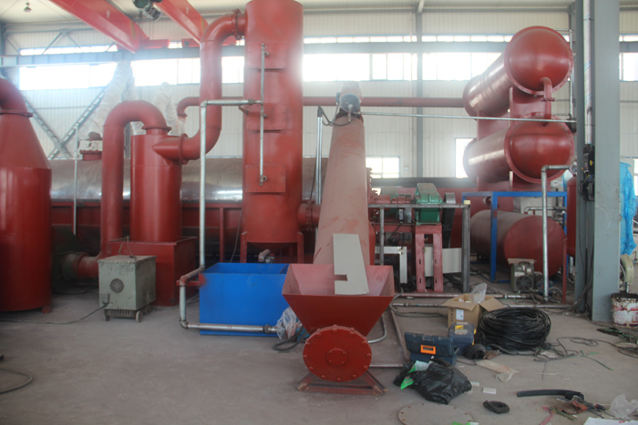 Automatic continuous plastic pyrolysis plant